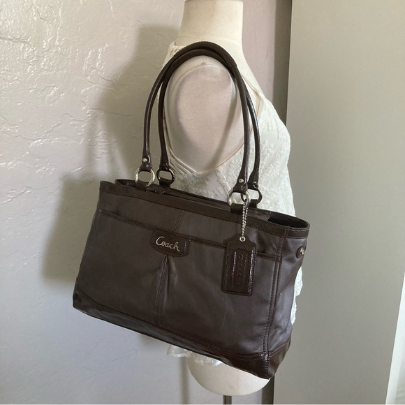 SOLD! Coach Park Park leather carryall expandable tote (F19728) - Picture 11 of 13